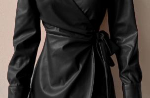 Rochie mini eleganta din piele sintetica cu pliuri Pellita, neagra