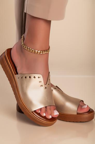 Sandale cu nituri decorative, culoare aurie
