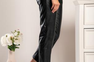 Pantaloni eleganti din imitatie de piele Vinyola, negri