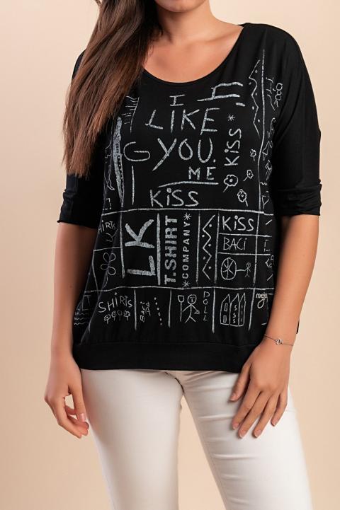 Modelul are 170 cm înălțime.