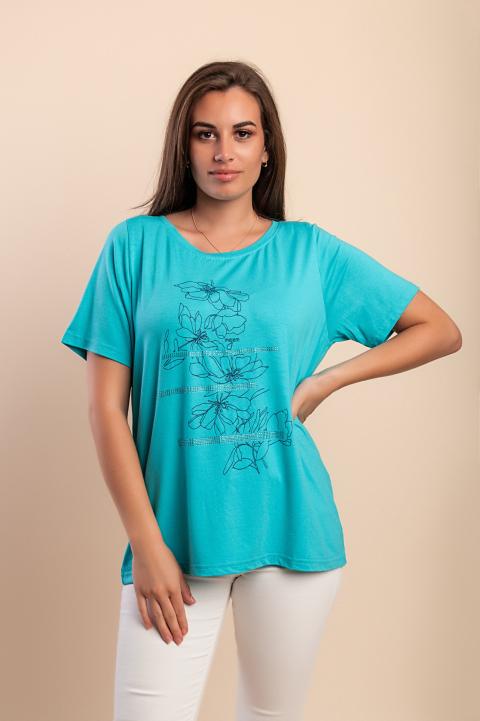 Modelul din imagine are 170 cm înălțime.