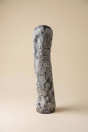 Vază ceramică lucrată manual cu relief glazurat