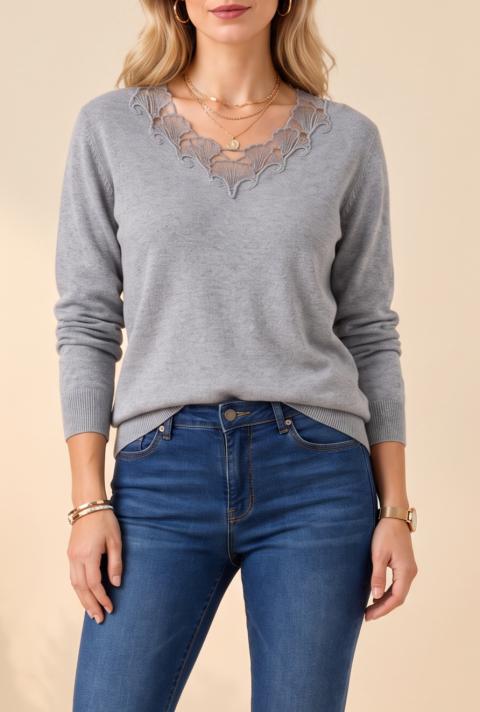 Pulover cu broderie, gri