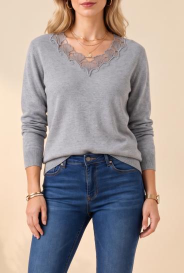 Pulover cu broderie, gri